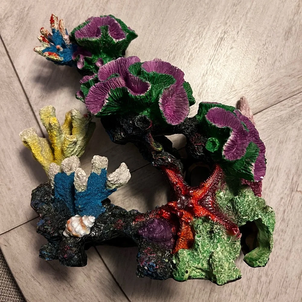 Aquarium Coral decor-Resin-colorful accent -12”x11”,5”deep-like new